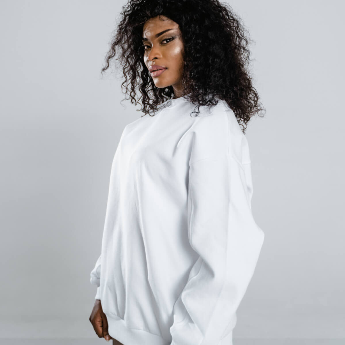 White basic sweatshirt